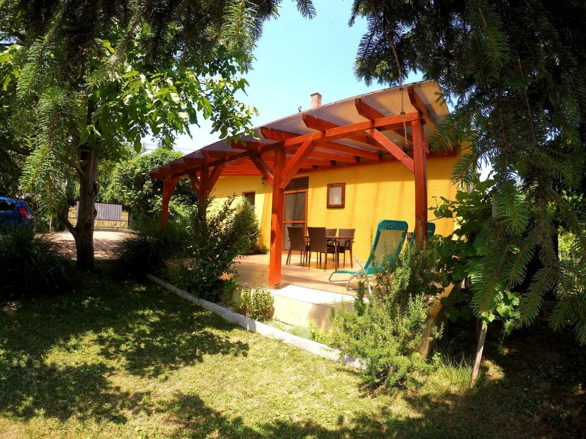 Menta Holiday Home باداتشونيتوماي المظهر الخارجي الصورة